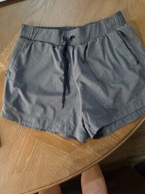 Calia by Carrie Underwood Shorts | Small | Gray | Zippered Pockets